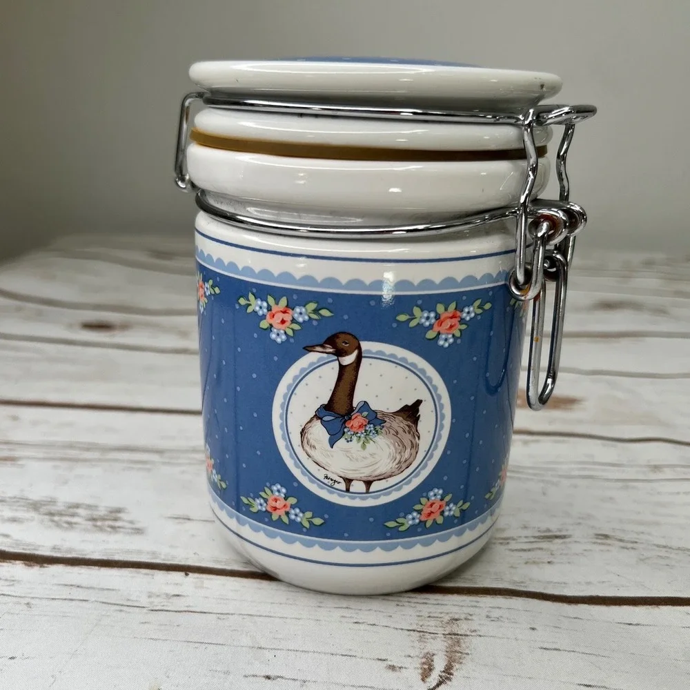 George-Good Fabrizio Canister Blue Country Goose Floral Vintage 1985 Small